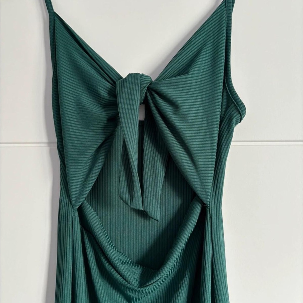 Green Sleeveless Tie-Back Dress